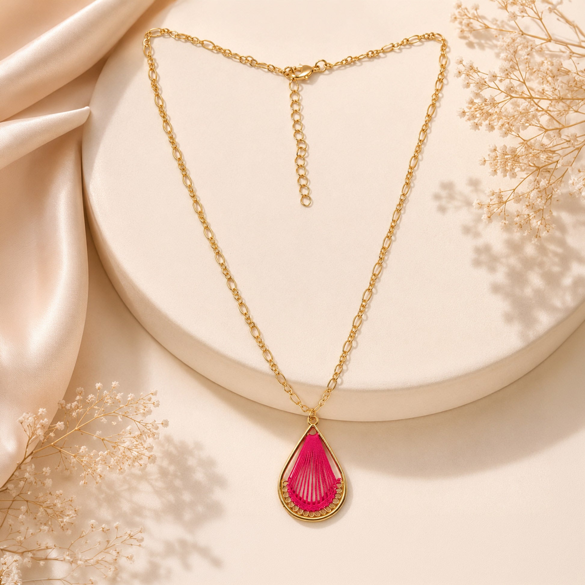 Stylish pink pendant necklace for women daily wear and parties