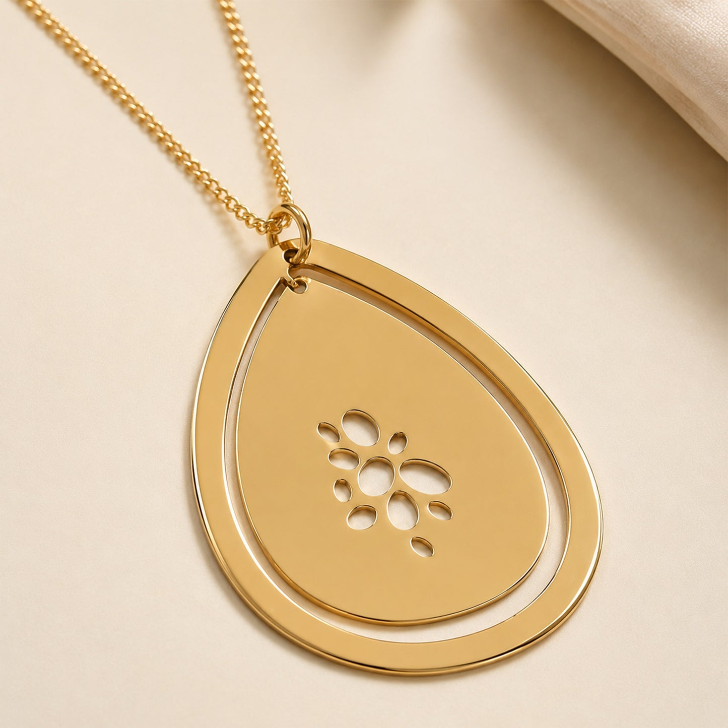Stylish gold teardrop necklace for women daily wear and parties