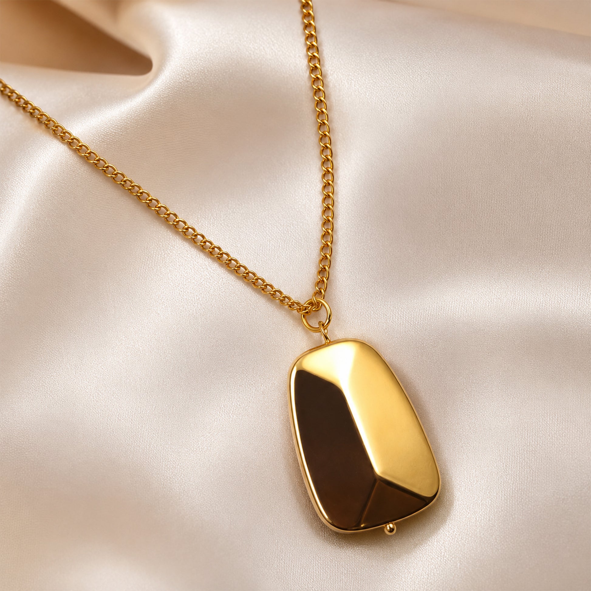 Lightweight gold plated pendant necklace for gifting and casual wear