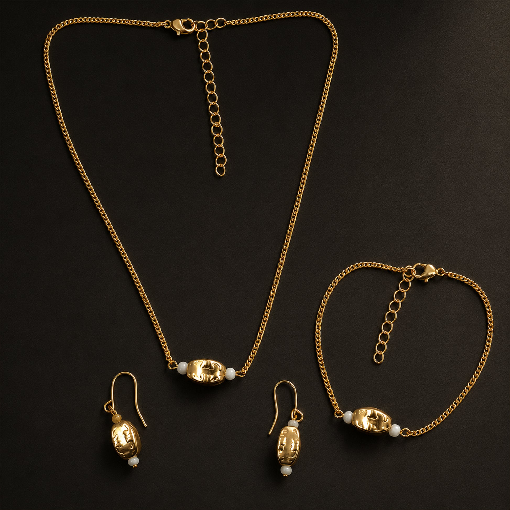 Lightweight matching gold jewellery set with hook drop earrings