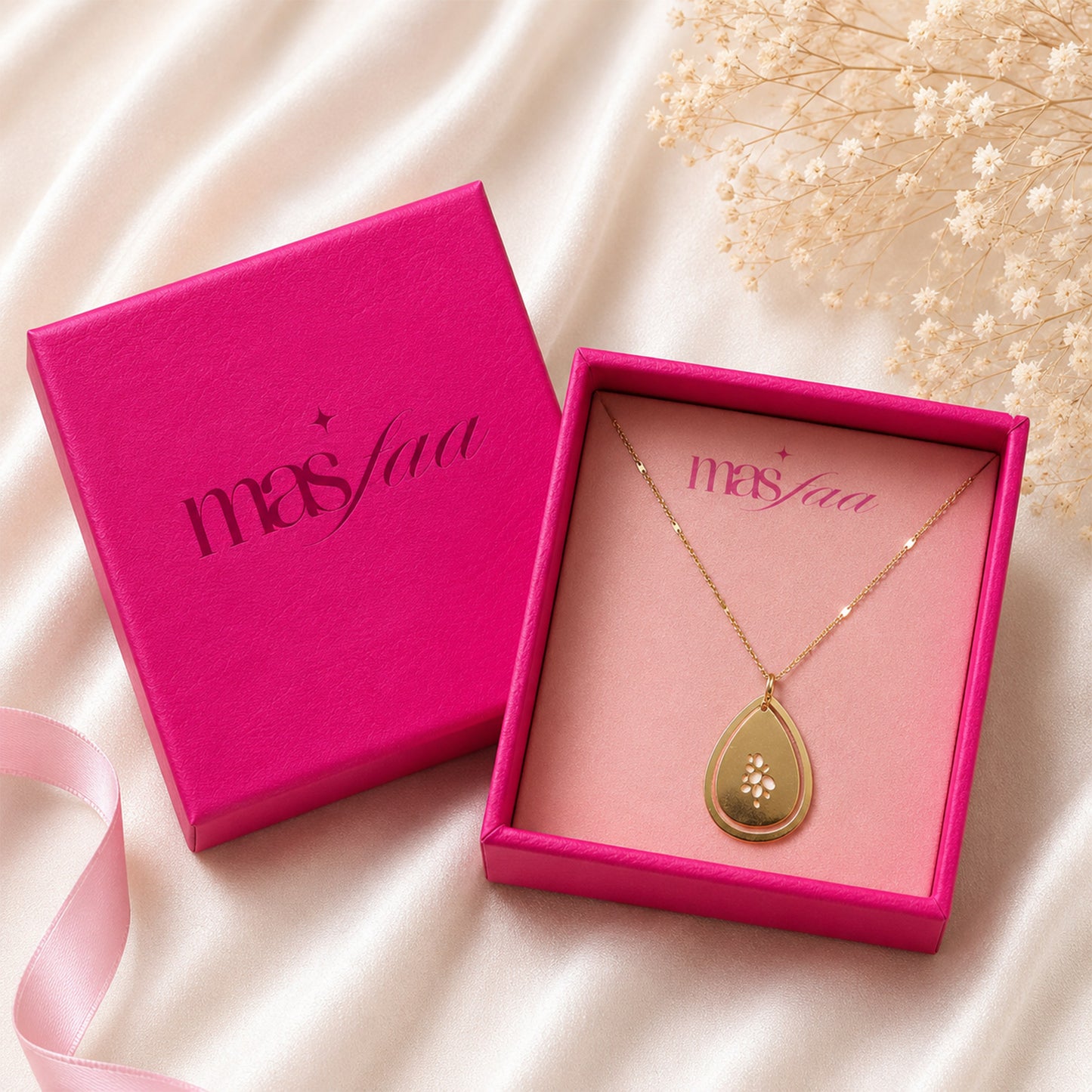 Lightweight gold plated pendant necklace for gifting and casual wear