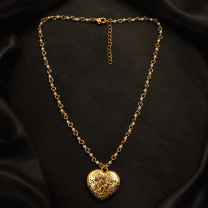 Masfaa Alloy Women Gold Engraved Heart Pendant Necklace