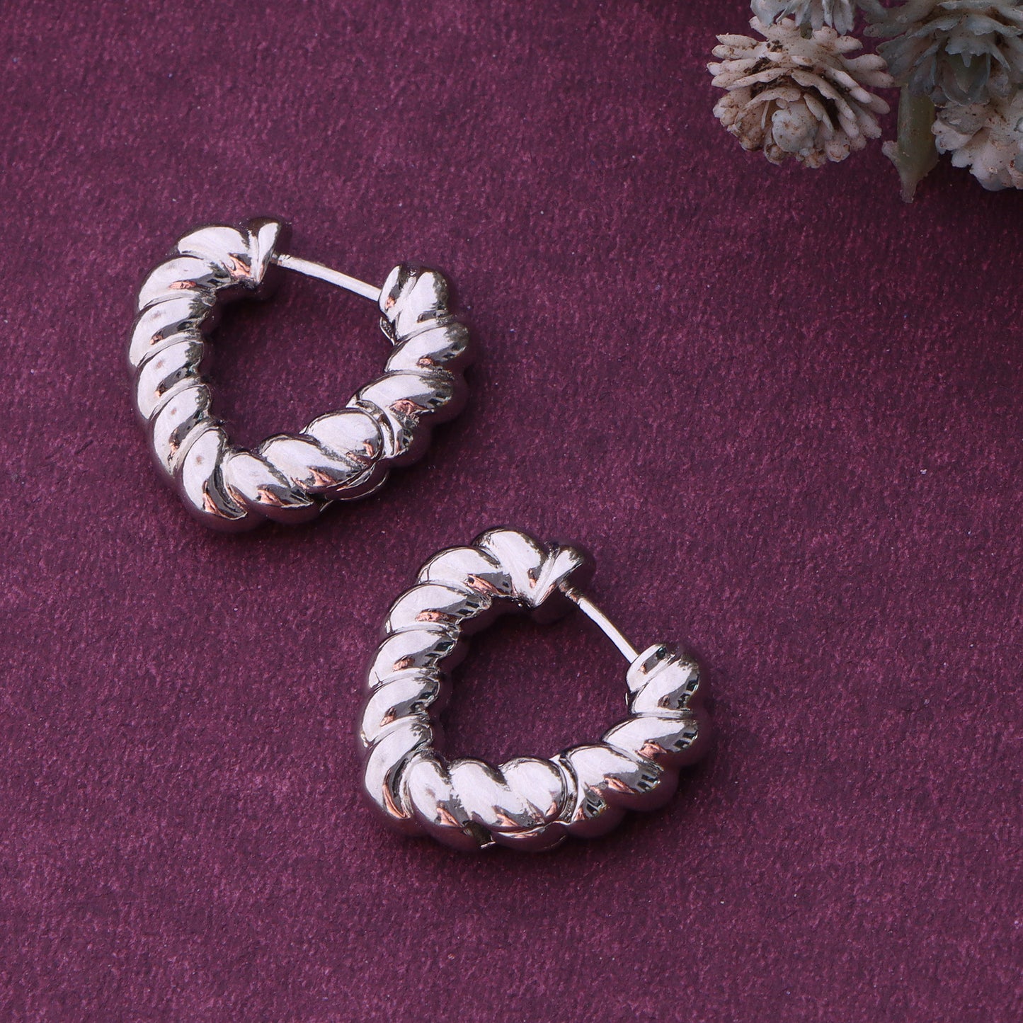 Glossy Rope Heart Hoops