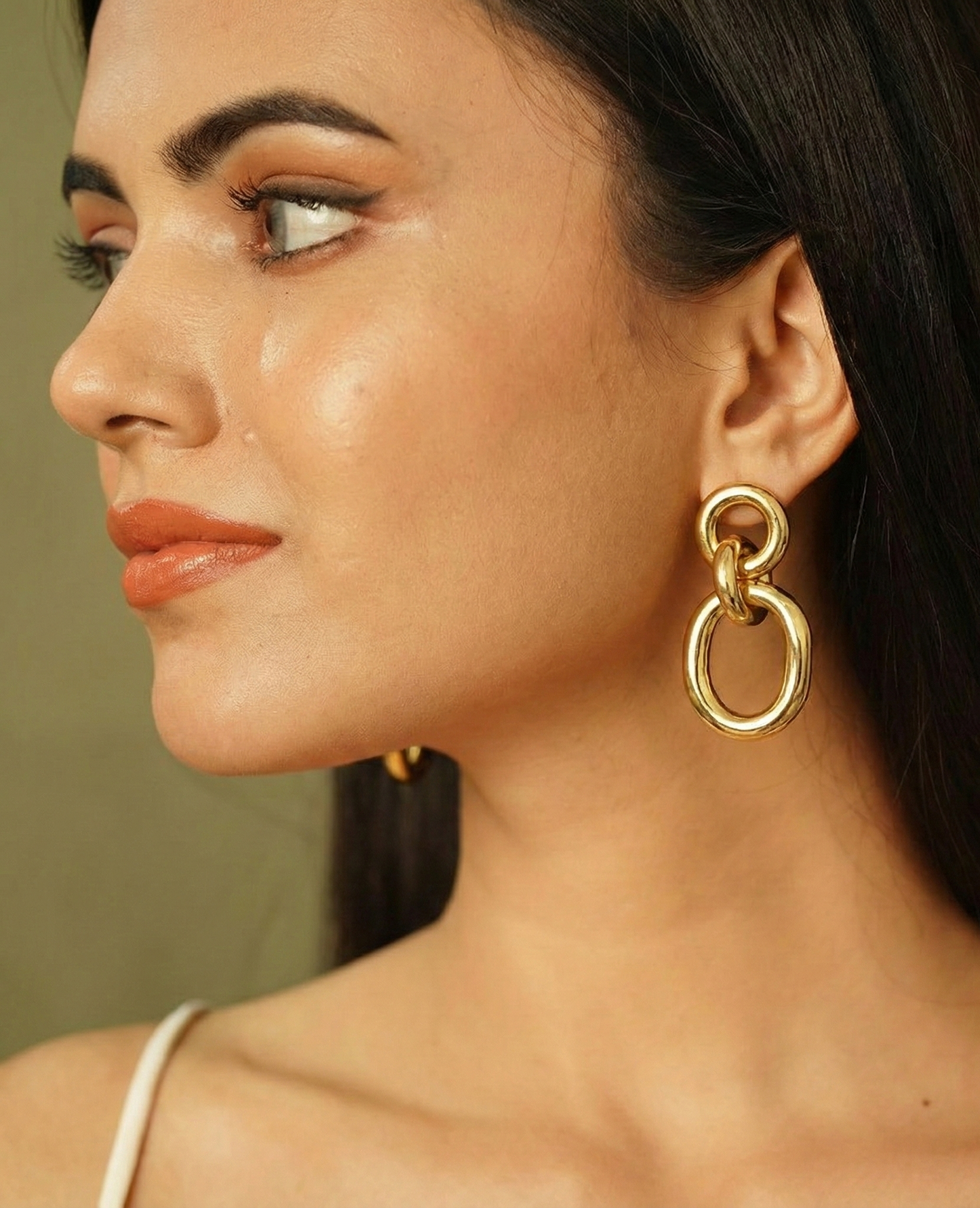 Glossy Chain Oval Earrings