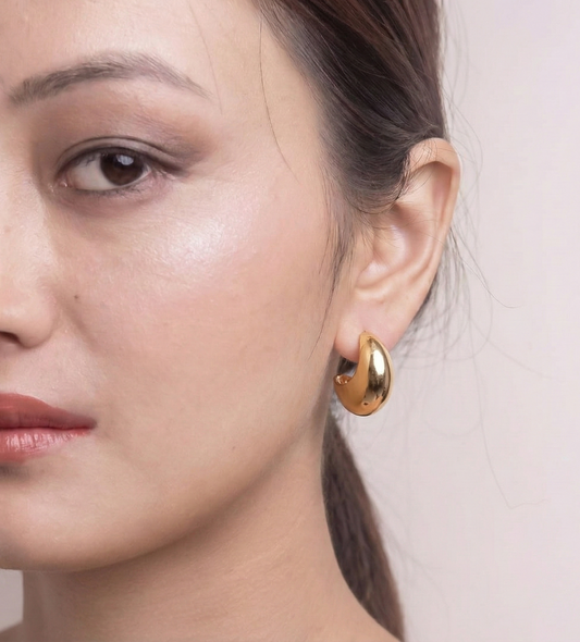 Minimal Crescent Hoop Drops