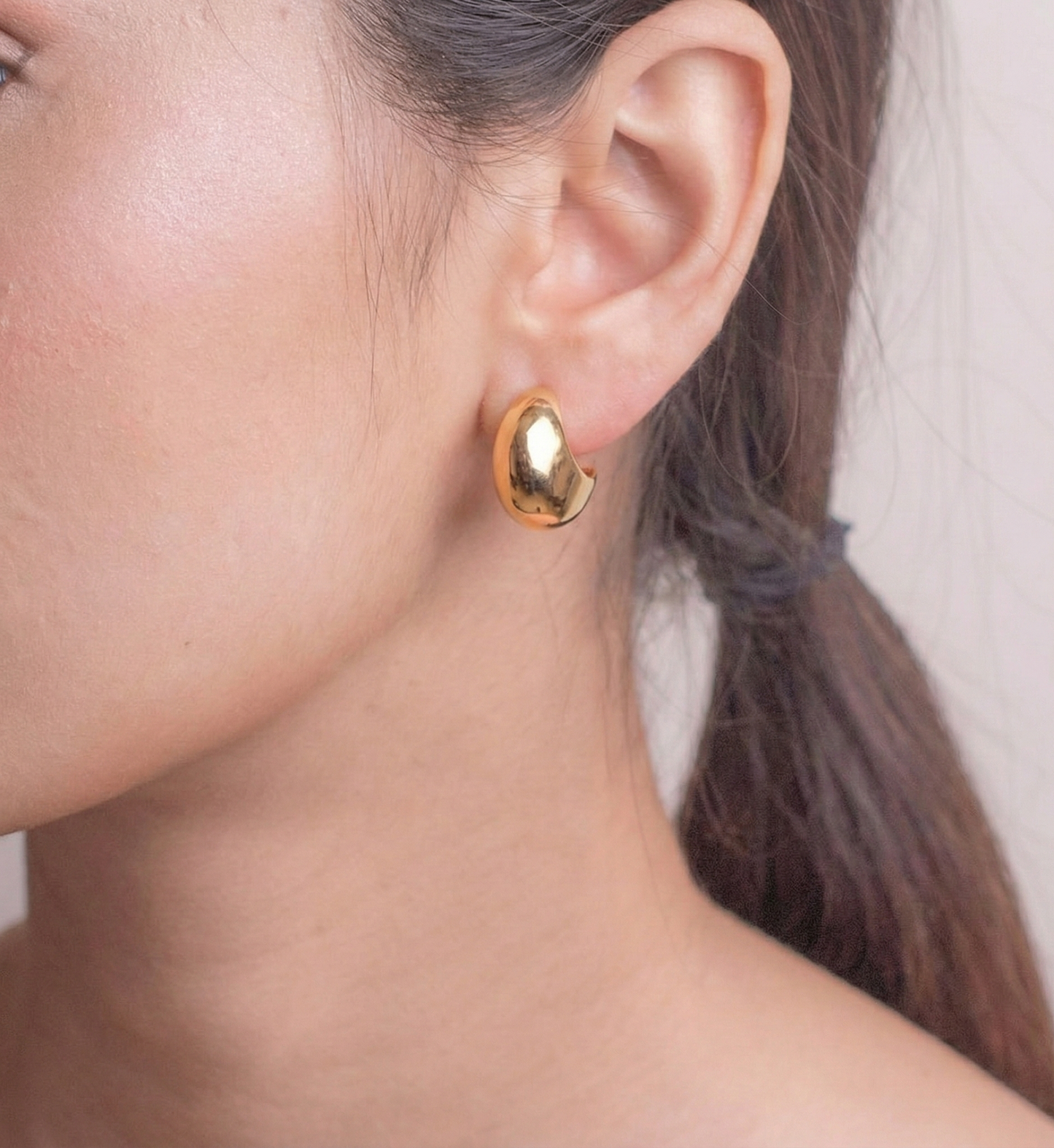 Minimal Crescent Hoop Drops